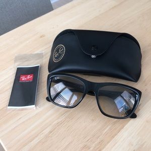 Women’s Ray Bans